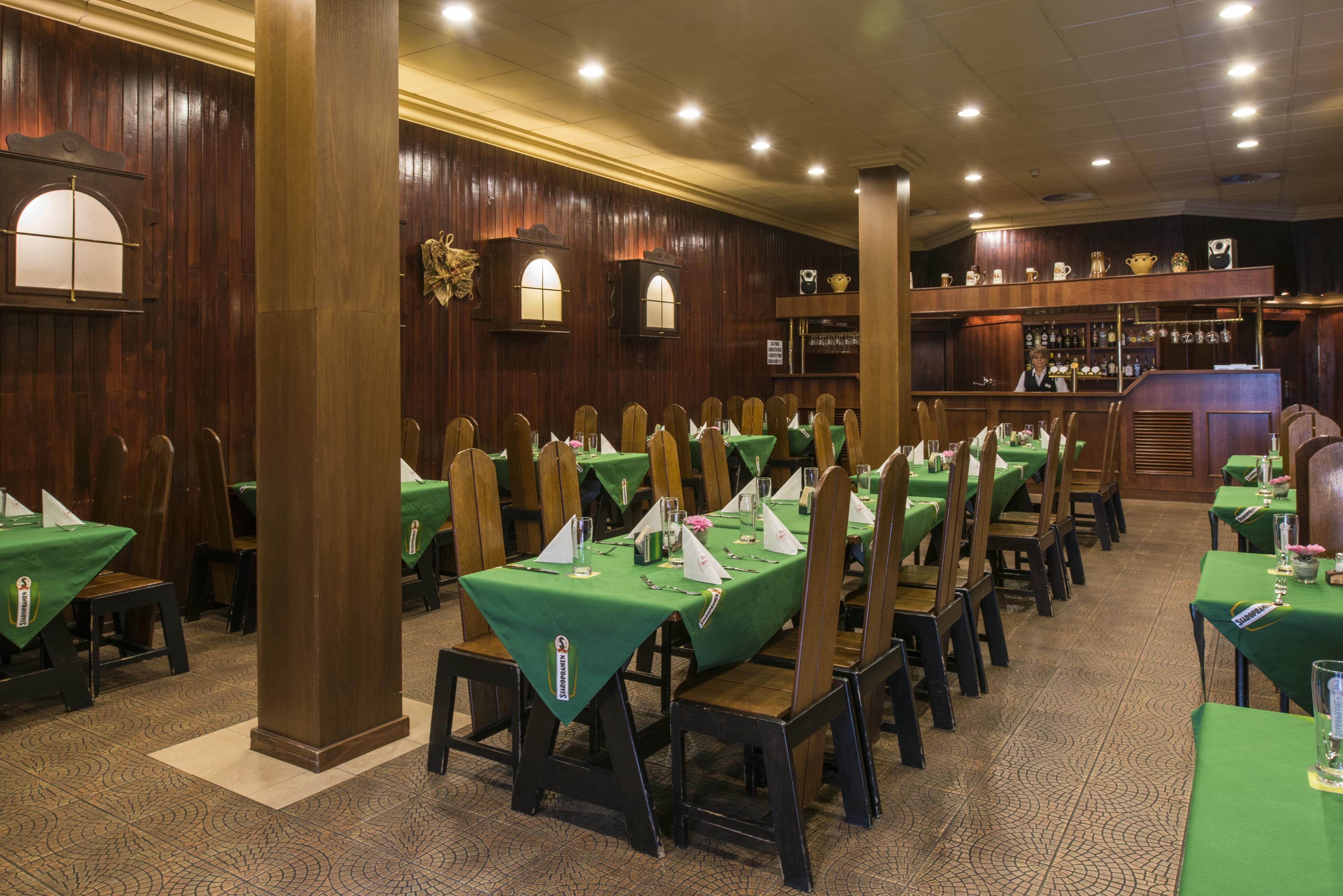 TOP HOTEL Praha 4*