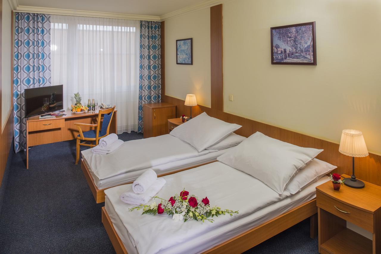 Top Hotel Praha 4* Прага