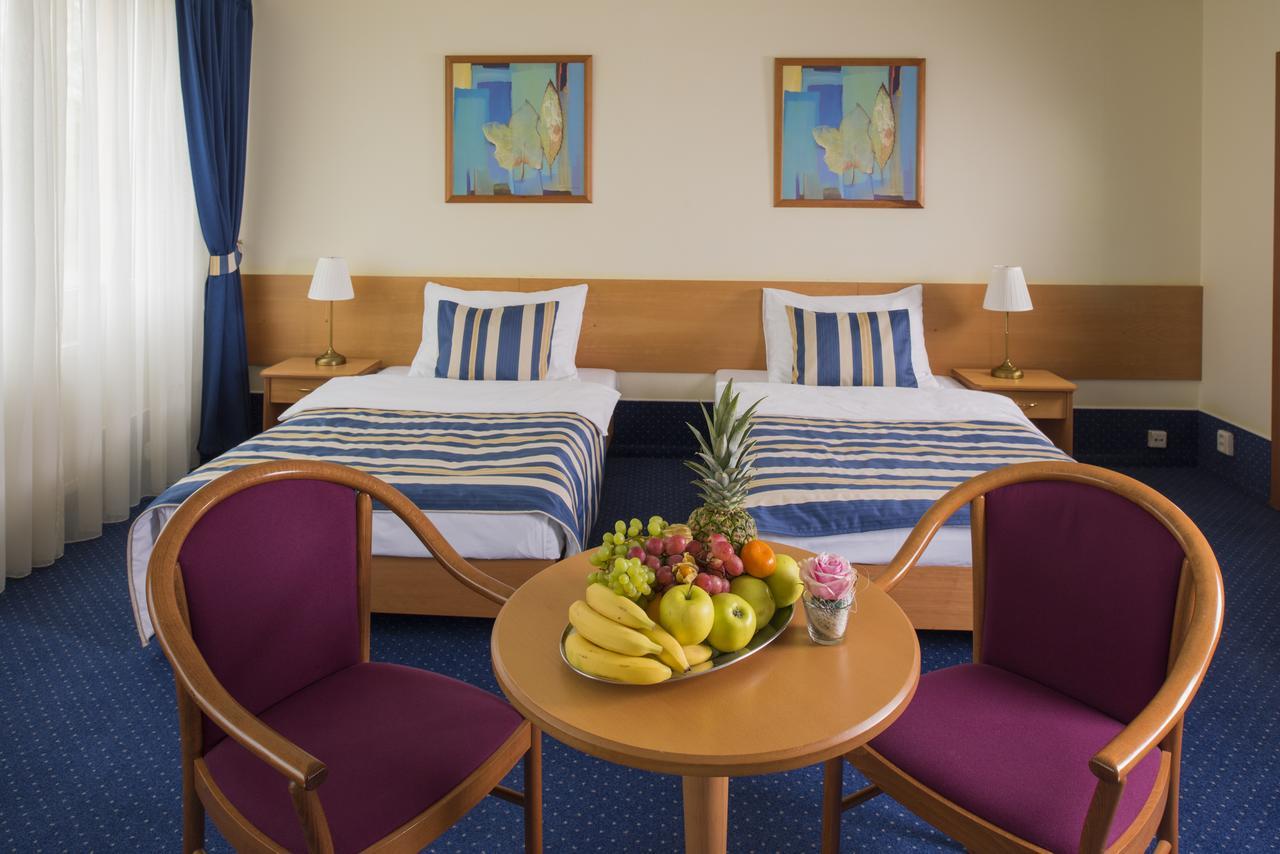 Top Hotel Praha Отель Прага