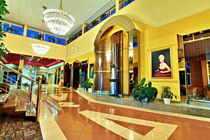 Top Hotel Praha Готель