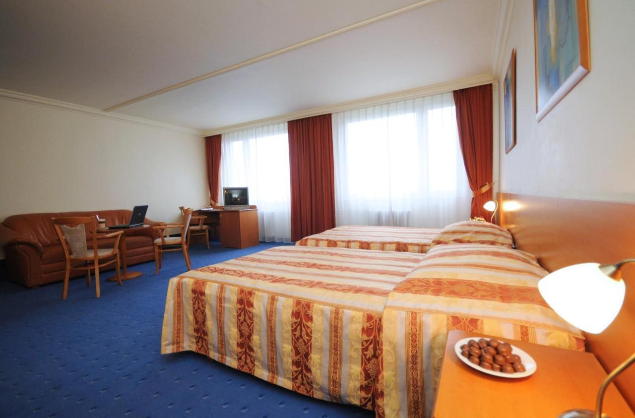 Top Hotel Praha Готель 4*